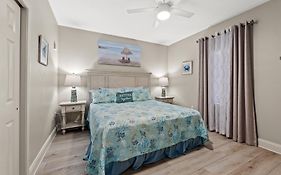 Laketown Wharf 1233 - Anchors Away